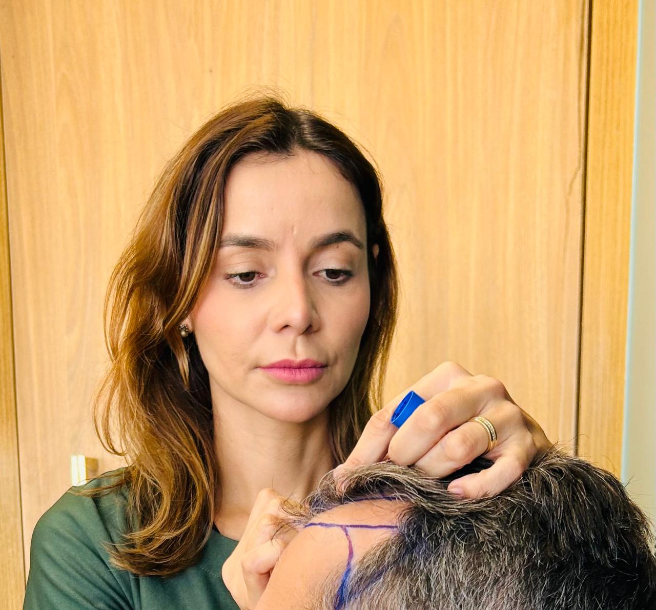 Marcação frontal e análise capilar